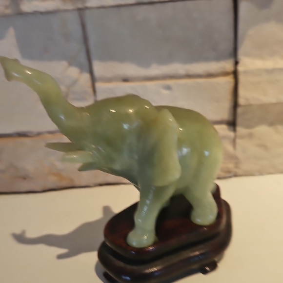 Green Elephant Jade Sculpture - Picture 2 of 7